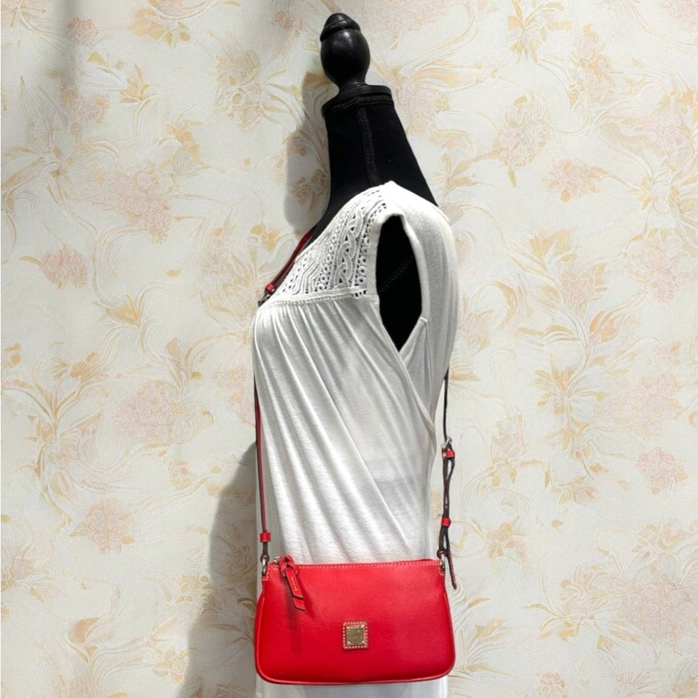 EUC Dooney & Bourke Saffiano Lexi Red Crossbody Bag